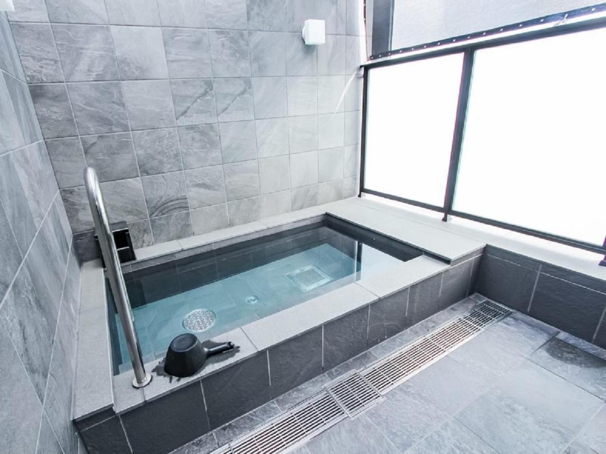 HOTEL LiVEMAX PREMIUM Umeda EAST Osaka Eksteriør billede